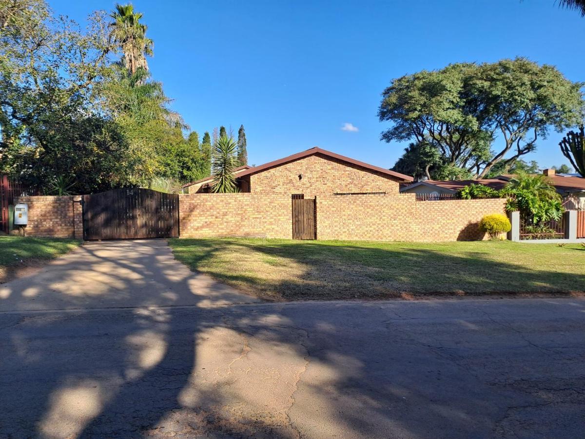 Rocky Hills Guesthouse Piet Retief Kültér fotó